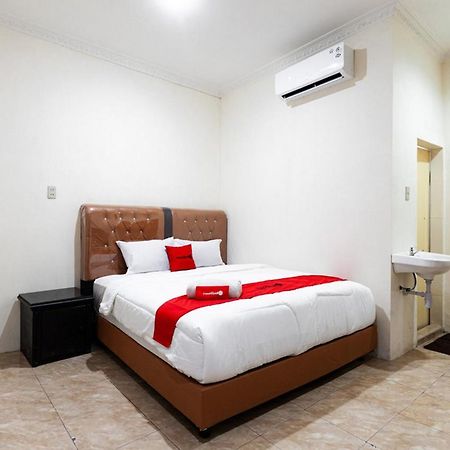 Reddoorz Near Yuki Simpang Raya Mall Medan 2 Exterior foto