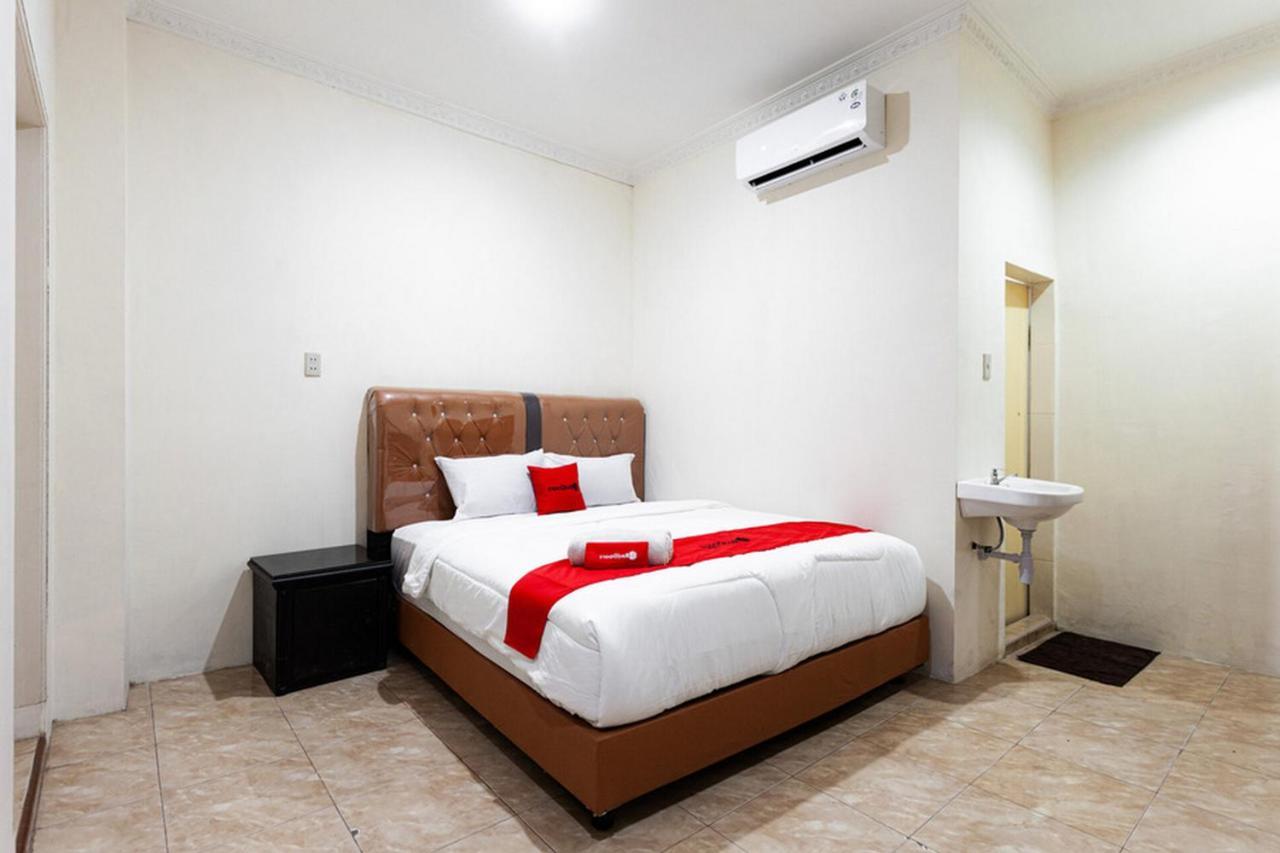 Reddoorz Near Yuki Simpang Raya Mall Medan 2 Exterior foto
